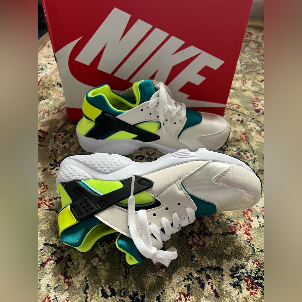NIKE HUARACHE RUN (GS) Nike Air
Phantom/Volt/Bright Spruce Size Y7 - Picture 8 of 10